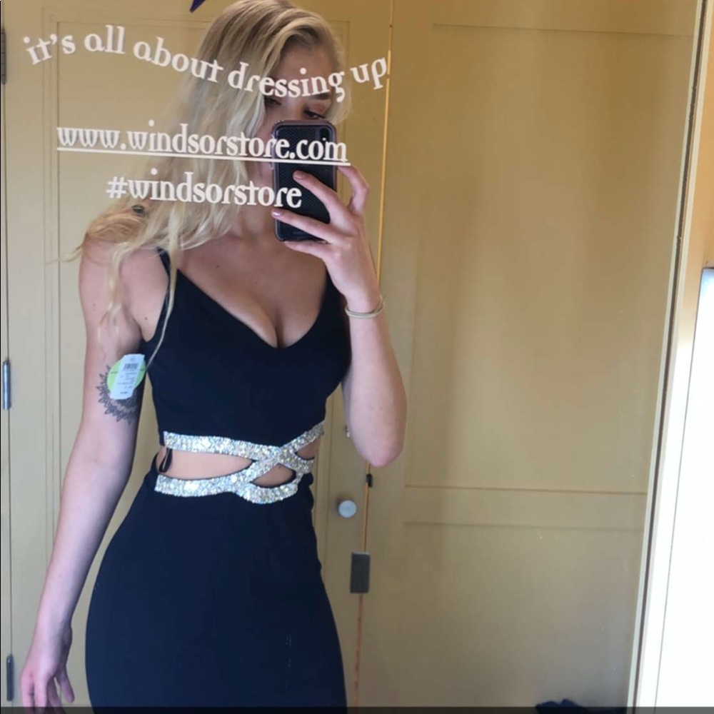 Prom/Formal Gown! - Picture 2 of 5